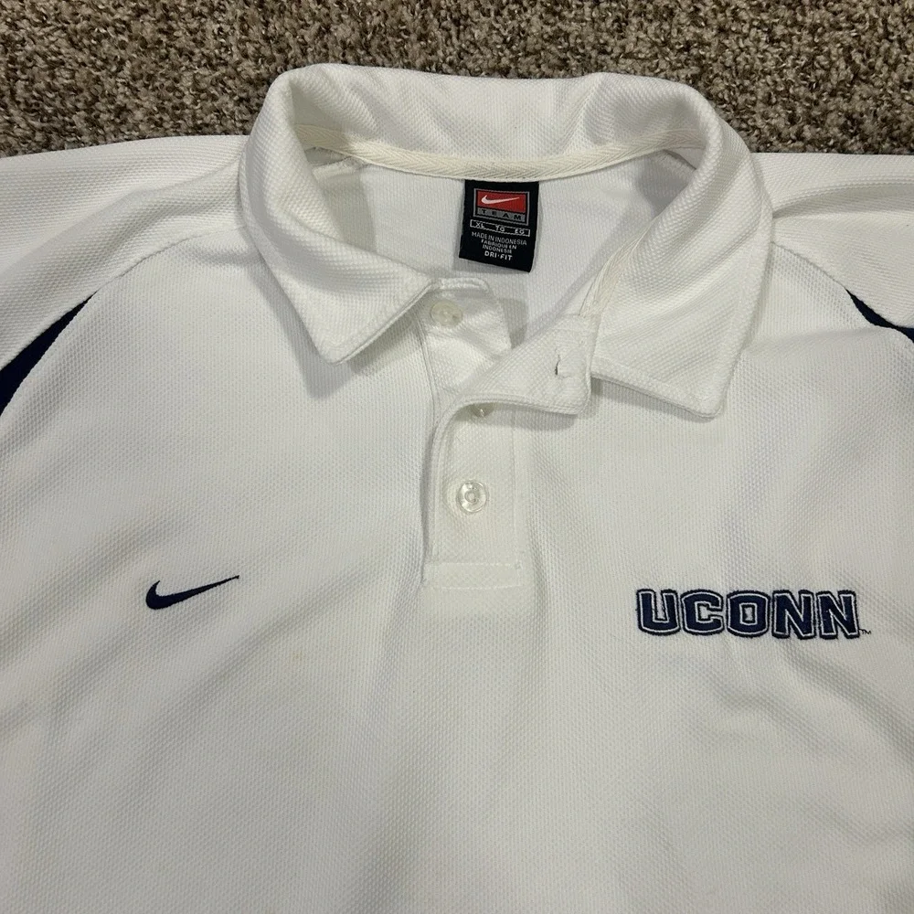 Vintage Nike Team UConn Huskies Polo Shirt Mens XL White Embroidered Dri-FIT